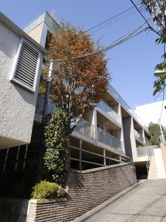 パレ元代々木の外観写真 - 渋谷区元代々木町17番6号