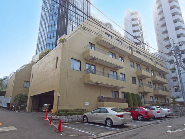 麻布ホームズの外観写真 - 港区西麻布1丁目2番17号