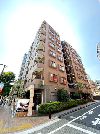 ウィン麻布十番ハラビルの外観写真 - 港区麻布十番2丁目4番1号