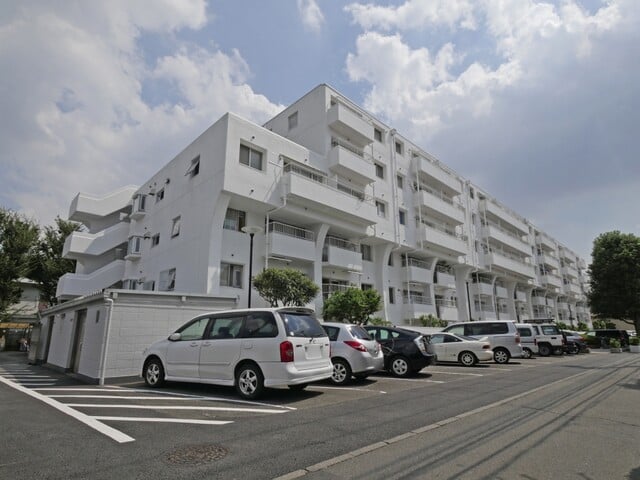 成城アンバサダー 外観（2025年撮影）