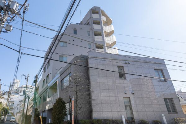 ユニロイヤル赤坂の外観写真 - 港区赤坂6丁目19番1号