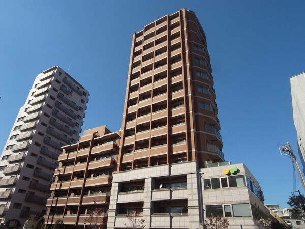 ファミールグラン白金ヴェルデフォーレの外観写真 - 港区白金2丁目7番17号