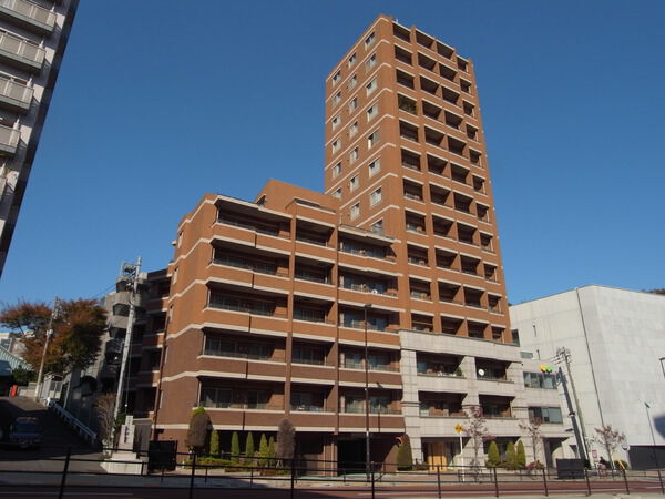 ファミールグラン白金ヴェルデフォーレのエントランス・共用部