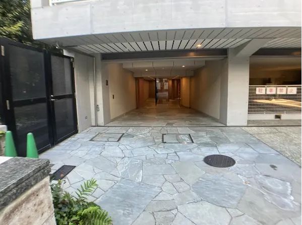 グランドメゾン神宮前の外観写真 - 渋谷区神宮前5丁目13番10号