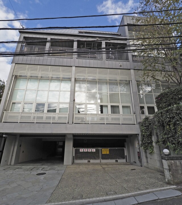 グランドメゾン神宮前の写真 4枚目