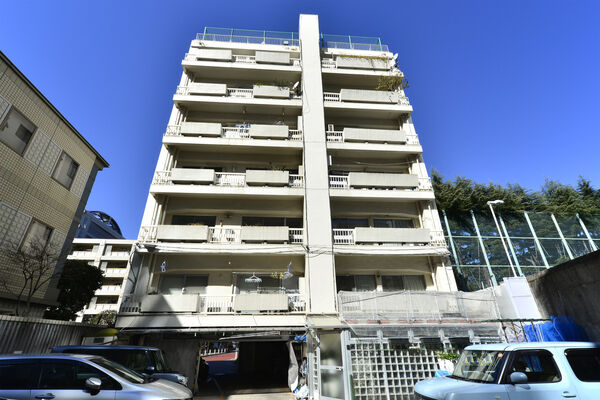 大富外苑コープの外観写真 - 港区北青山1丁目2番18号