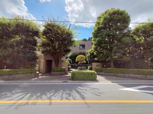 岡本パークハウスの外観写真 - 世田谷区岡本2丁目25番15号