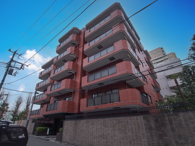 原宿ホームズの外観写真 - 渋谷区神宮前2丁目30番28号