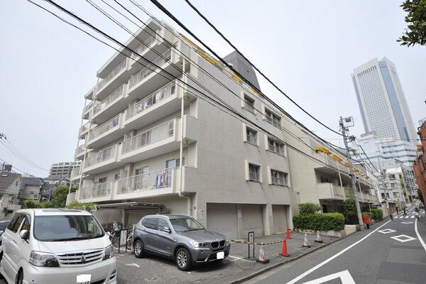 ソフトタウン代々木の外観写真 - 渋谷区代々木4丁目40番1号