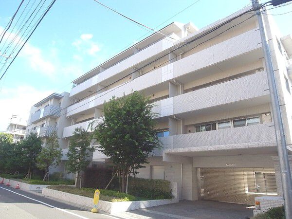 パークホームズ上野毛アートリエのエントランス・共用部