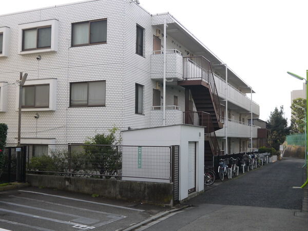 キャッスルマンション成城学園の外観写真 - 世田谷区成城1丁目7番15号