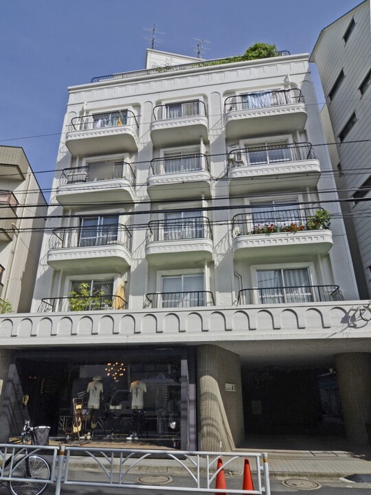 シャンボール原宿の外観写真 - 渋谷区神宮前2丁目19番11号