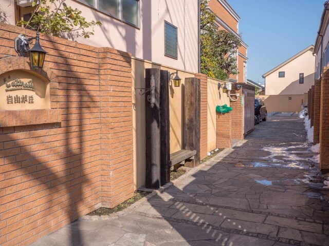 ラ・アトレ自由が丘の外観写真 - 世田谷区奥沢3丁目17番6号