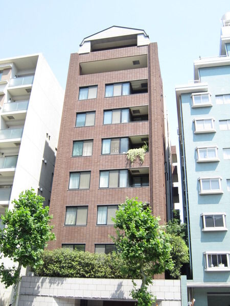 ザドチェスター南麻布の外観写真 - 港区南麻布5丁目10番8号