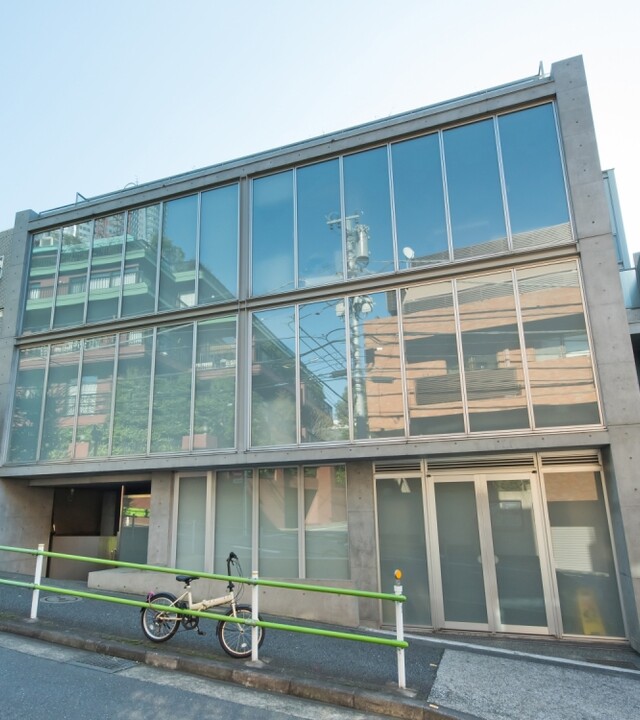 CUE西麻布のエントランス・共用部