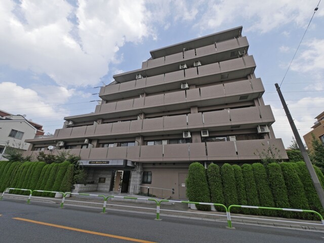 ライオンズマンション成城の外観写真 - 世田谷区成城9丁目31番9号