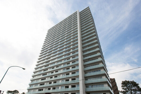 プラウドタワー二子玉川の外観写真 - 世田谷区玉川3丁目1番18号