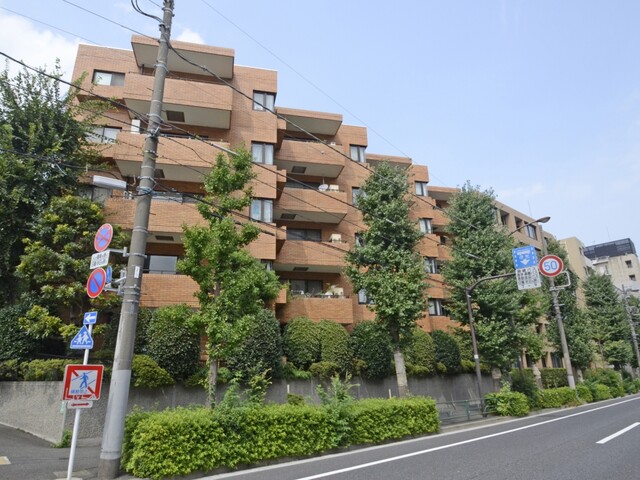 ベルメゾン等々力の外観写真 - 世田谷区等々力7丁目2番17号