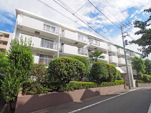 成城北フラッツの外観写真 - 世田谷区成城8丁目30番5号