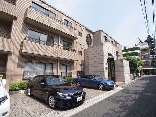 元麻布ウエストパークマンションの外観写真 - 港区元麻布3丁目3番9号