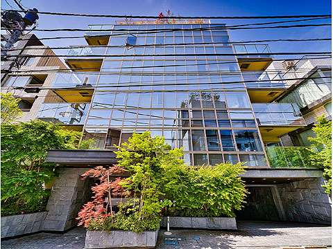 ロイヤルシーズン西麻布の外観写真 - 港区西麻布3丁目17番17号