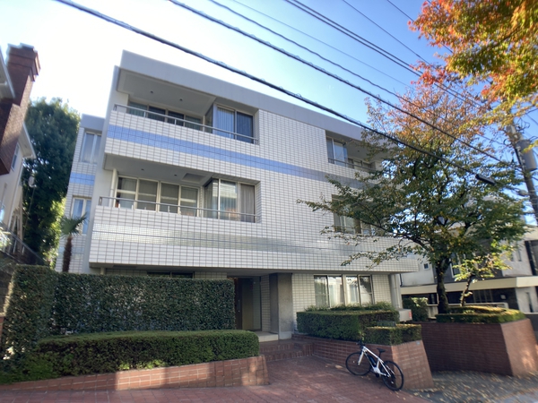 広尾パレスのエントランス・共用部