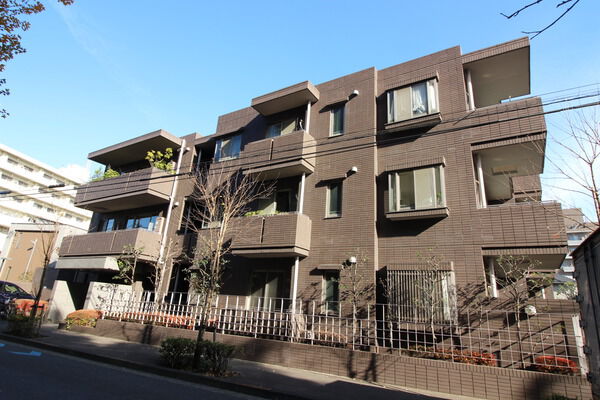 ダイアパレス駒沢公園の外観写真 - 世田谷区深沢2丁目19番9号