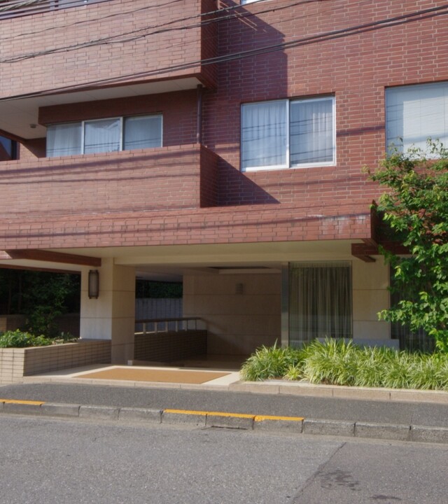 ロイヤル元麻布ガーデンのエントランス・共用部