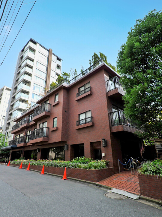 ドムス本郷東野のエントランス・共用部