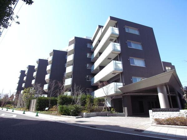 パークハウス成城の外観写真 - 世田谷区成城8丁目20番2号