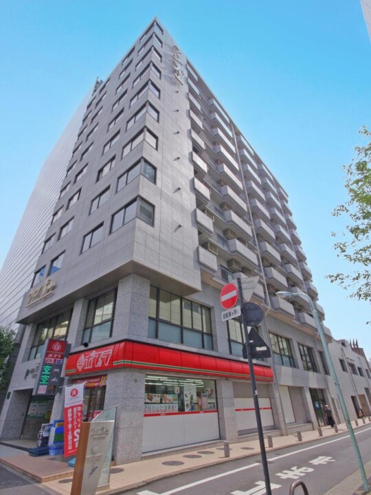 ウィン青山の外観写真 - 港区南青山2丁目2番15号