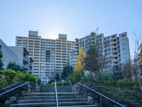 深沢ハウスF棟の外観写真 - 世田谷区深沢2丁目1番8号