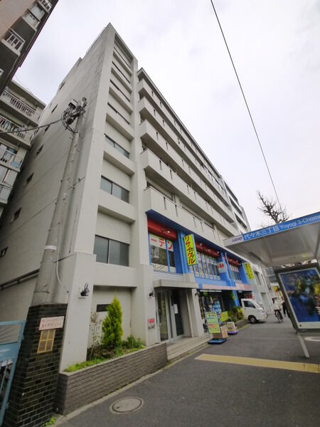 西参道マンションの外観写真 - 渋谷区代々木3丁目38番10号