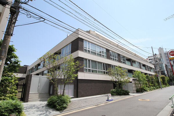 プレミスト南青山の外観写真 - 港区南青山6丁目1番13号