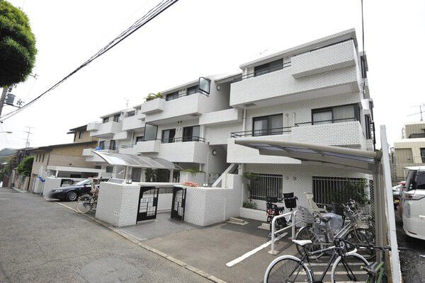 ワコー代々木マンションの外観写真 - 渋谷区代々木4丁目56番18号