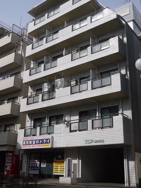 トップ成城学園の外観写真 - 世田谷区成城2丁目40番7号