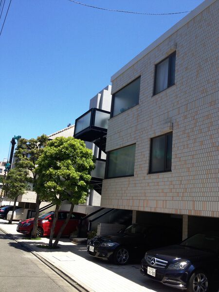 ガーデン南青山の外観写真 - 港区南青山5丁目4番29号