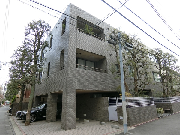 綱町フラットの外観写真 - 港区三田2丁目18番18号