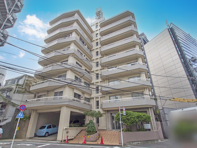 代々木エンパイアコープの外観写真 - 渋谷区富ヶ谷1丁目35番1号