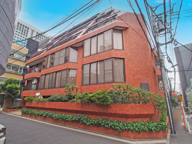 三田タウンハウスの外観写真 - 港区三田2丁目7番22号