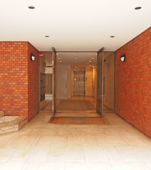 三田タウンハウスの写真 4枚目