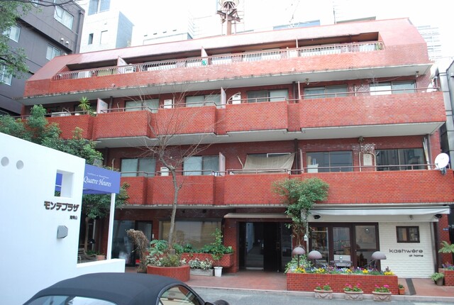 ブライト南青山の外観写真 - 港区南青山3丁目18番4号