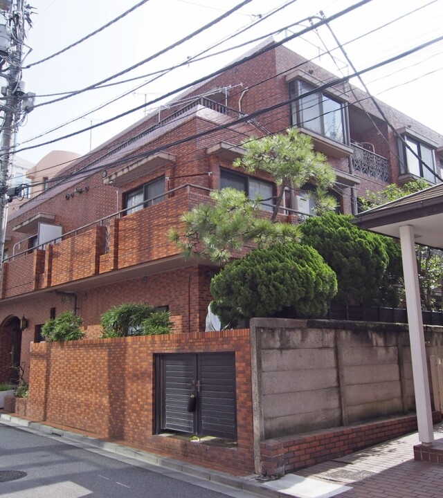 六本木アビタシオンのエントランス・共用部