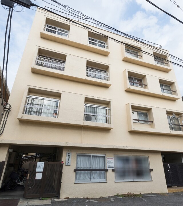 小石川マンションのエントランス・共用部