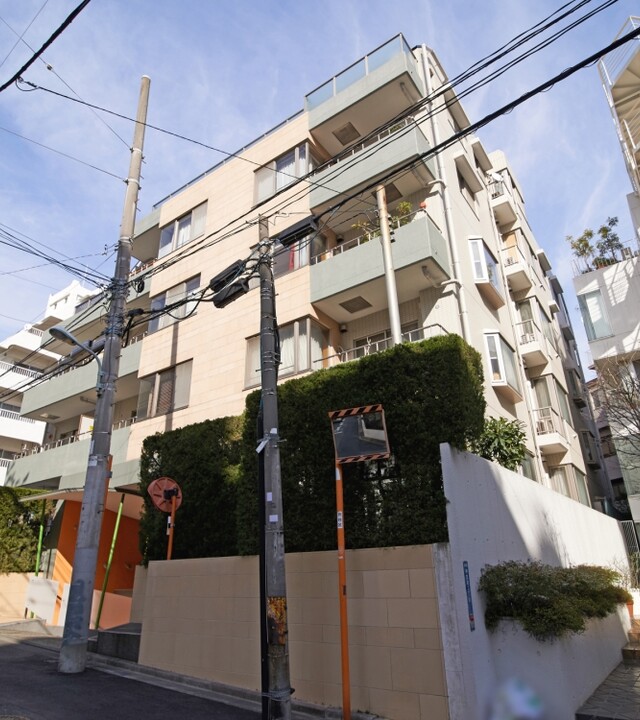 東急ドエルアルス神宮前のエントランス・共用部