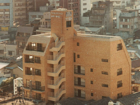 ライオンズマンション麻布十番第3の外観写真 - 港区麻布十番3丁目2番6号