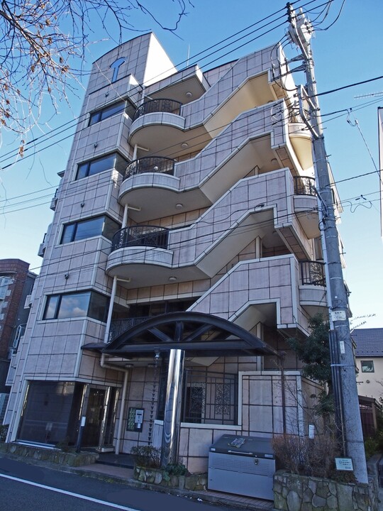 グリュック岡本の外観写真 - 世田谷区岡本3丁目24番11号