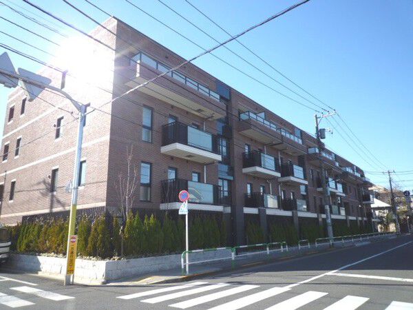 ブリリア大和郷の外観写真 - 文京区本駒込6丁目5番14号