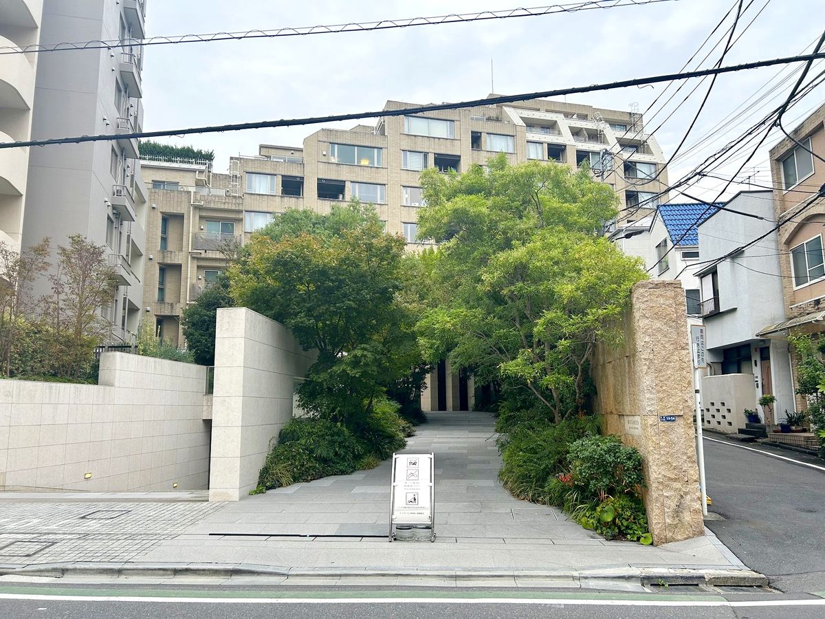 ミッドガーデン赤坂氷川の外観写真 - 港区赤坂6丁目19番54号