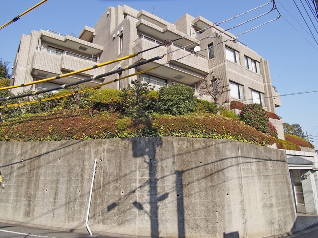 代々木公園パークマンションの外観写真 - 渋谷区代々木5丁目2番7号